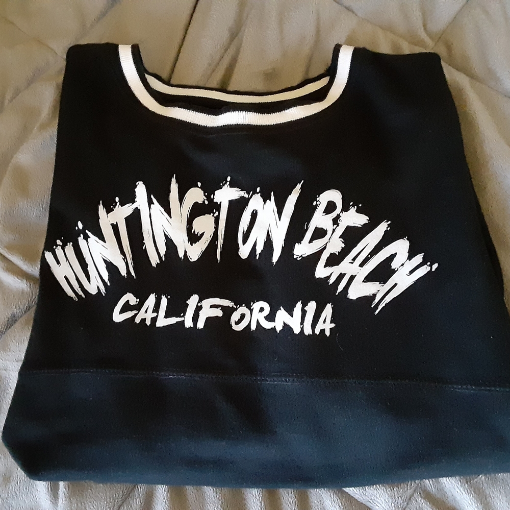 Black and white long sleeve